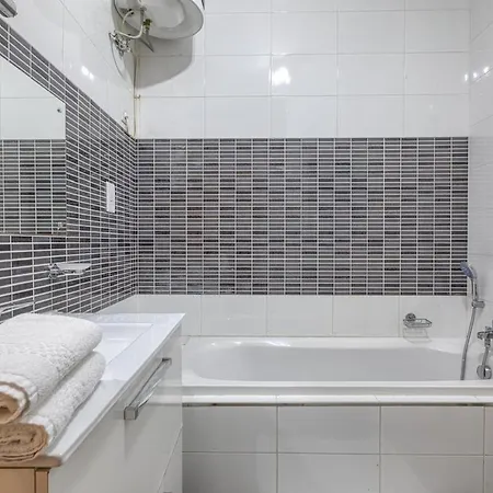 Spacious 3 Bedroom In St Julians *