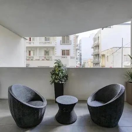 Apartment Spacious 3 Bedroom In St Julians Saint Julian's