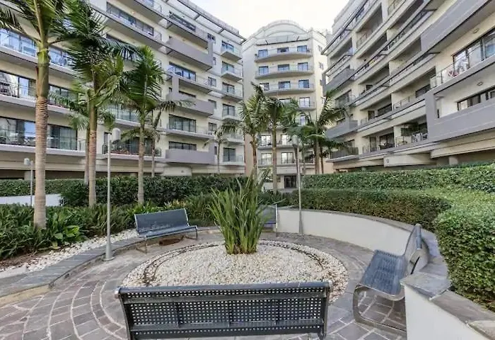 Spacious 3 Bedroom In St Julians * Saint Julian's