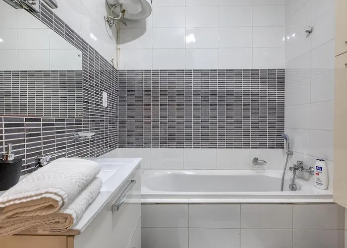 Spacious 3 Bedroom In St Julians *