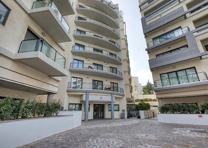 Spacious 3 Bedroom In St Julians *