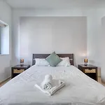 Spacious 3 Bedroom In St Julians