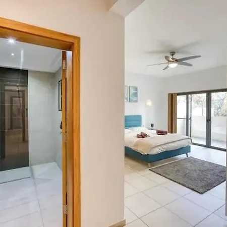Apartament Spacious 3 Bedroom In St Julians