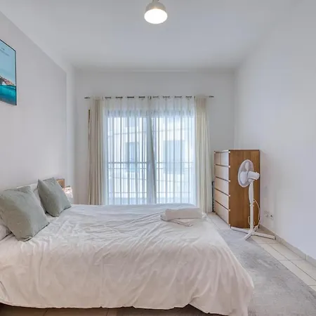 Spacious 3 Bedroom In St Julians Apartament *