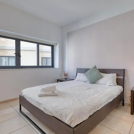 Apartament Spacious 3 Bedroom In St Julians St. Julian's