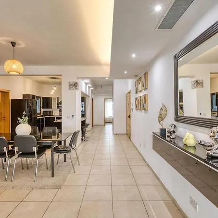 Spacious 3 Bedroom In St Julians St. Julian's