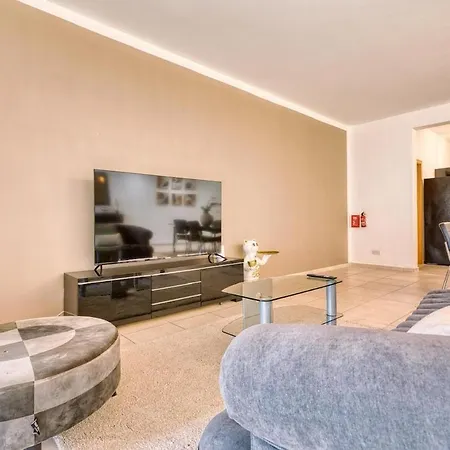 Spacious 3 Bedroom In St Julians * St. Julian's