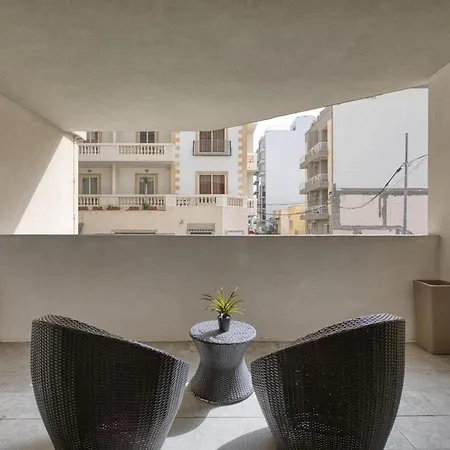 Spacious 3 Bedroom In St Julians