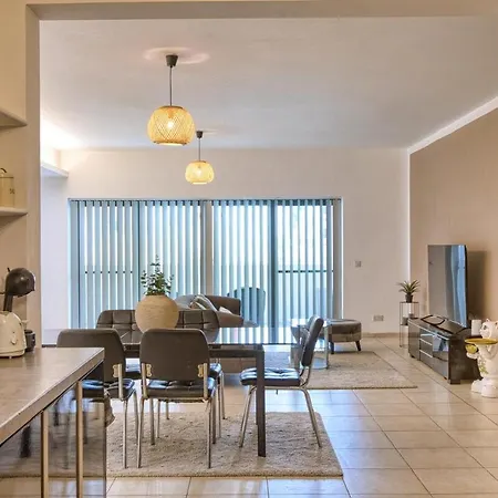 Spacious 3 Bedroom In St Julians St. Julian's
