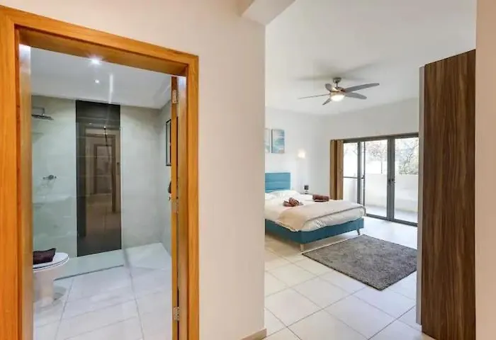 Apartament Spacious 3 Bedroom In St Julians