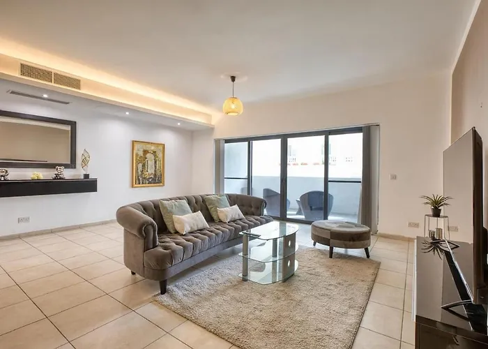 Spacious 3 Bedroom In St Julians St. Julian's