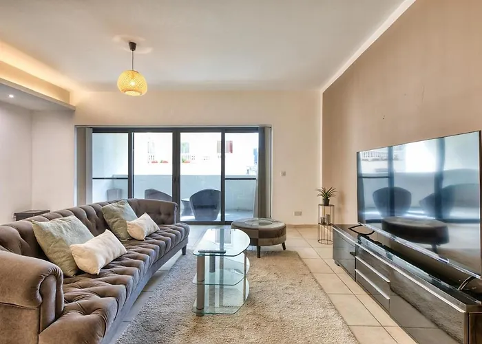 Spacious 3 Bedroom In St Julians *