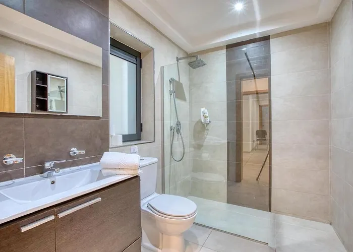 Spacious 3 Bedroom In St Julians *