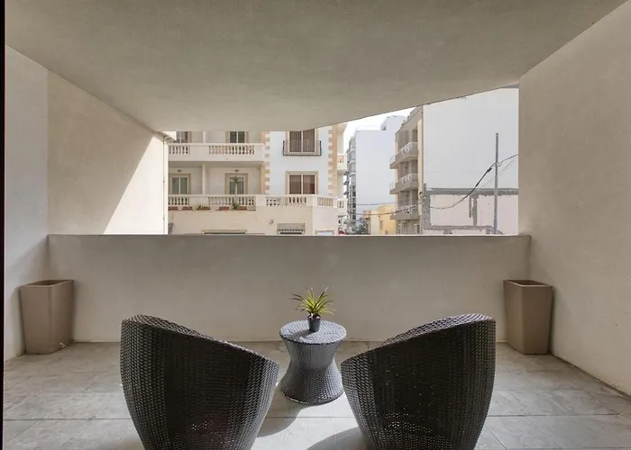 Spacious 3 Bedroom In St Julians