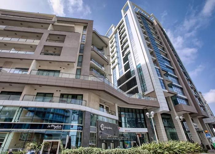 Appartamento Spacious 3 Bedroom In St Julians *