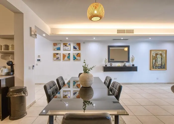 Spacious 3 Bedroom In St Julians Appartamento San Giuliano