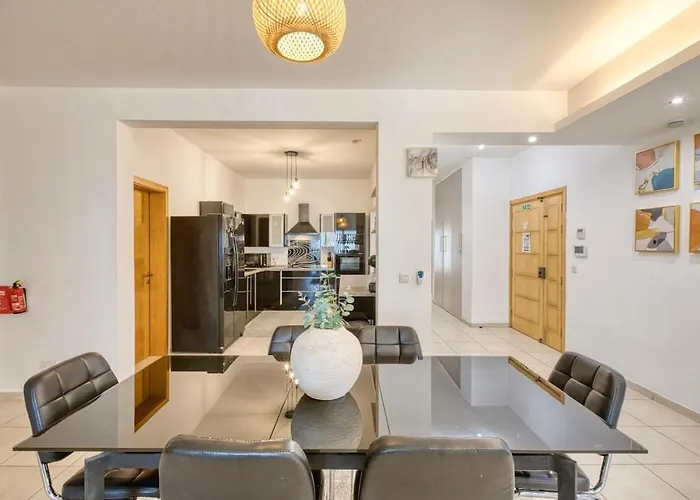 Spacious 3 Bedroom In St Julians San Giuliano